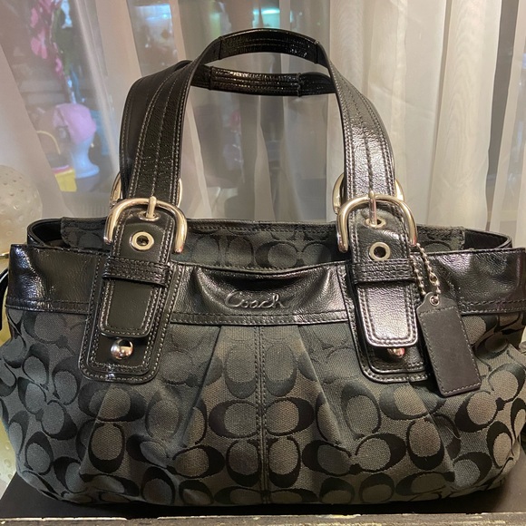 Black on Black Retro Coach Shoulder Bag - Picture 2 of 4